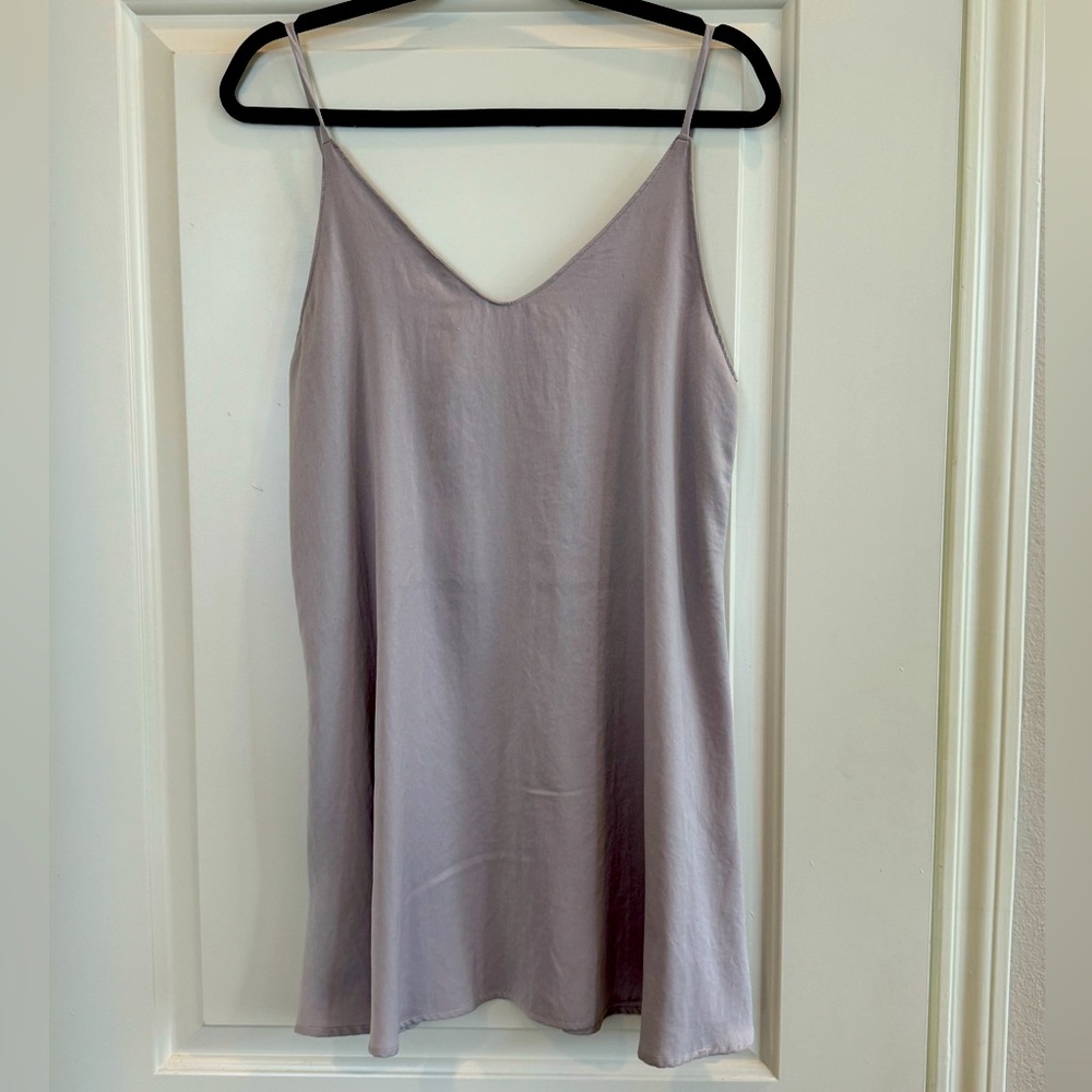 The perfect little dress for a night out!🍾 worn once